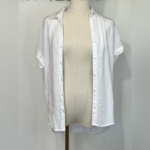 BEACHLUNCHLOUNGE White Short Sleeve Button Up Blouse Size Small - Picture 7 of 8